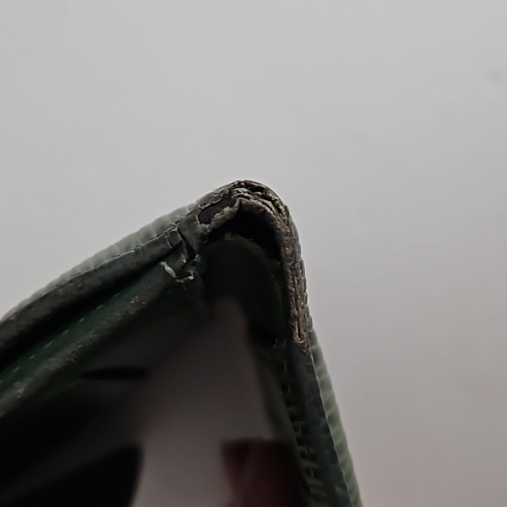 Louis Vuitton Womens Wallet Epi Green Compact Authentic Durable Money Coins - Picture 12 of 12
